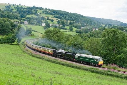D5310 and 44806, Glyndyfrdwy