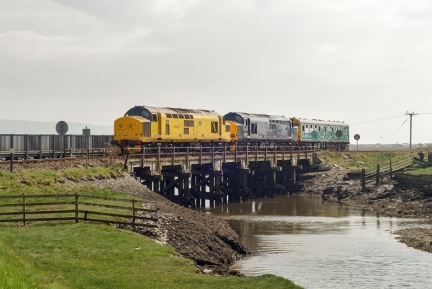 97303, 37423 “Spirit of the Lakes,” 975025 “Caroline,”  Ynyslas, 2Z01 Newport to Shrewsbury via Aberystwyth